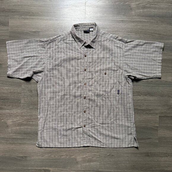 *Vintage Patagonia Men's Seersucker Short Sleeve Shirt - Brown/Grey - Picture 1 of 9